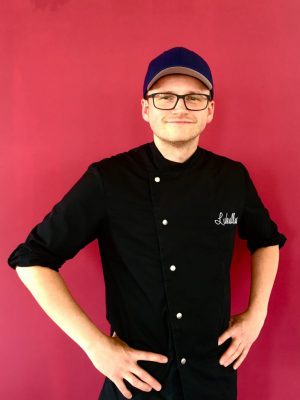Andreas Gaik Küchenleitung / Einkauf
Büro: 02222 995 801 8
Mobil: 49 1511 5656 563
Mail: kueche@lukullus.catering